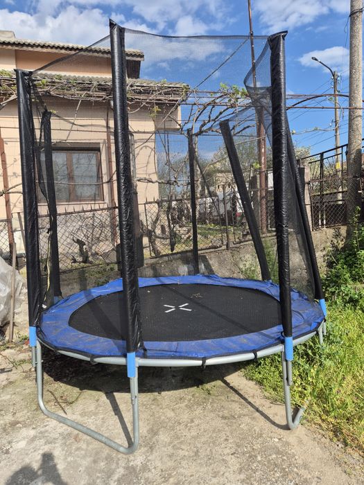 Голям батут за скачане