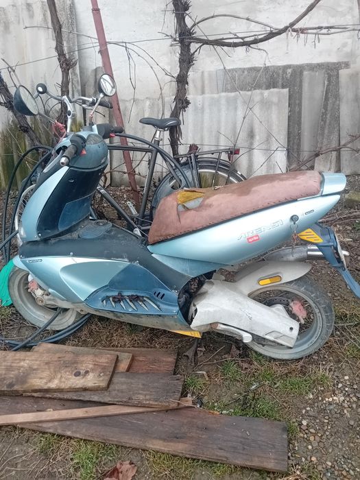 Scuter aprilia area 51       .