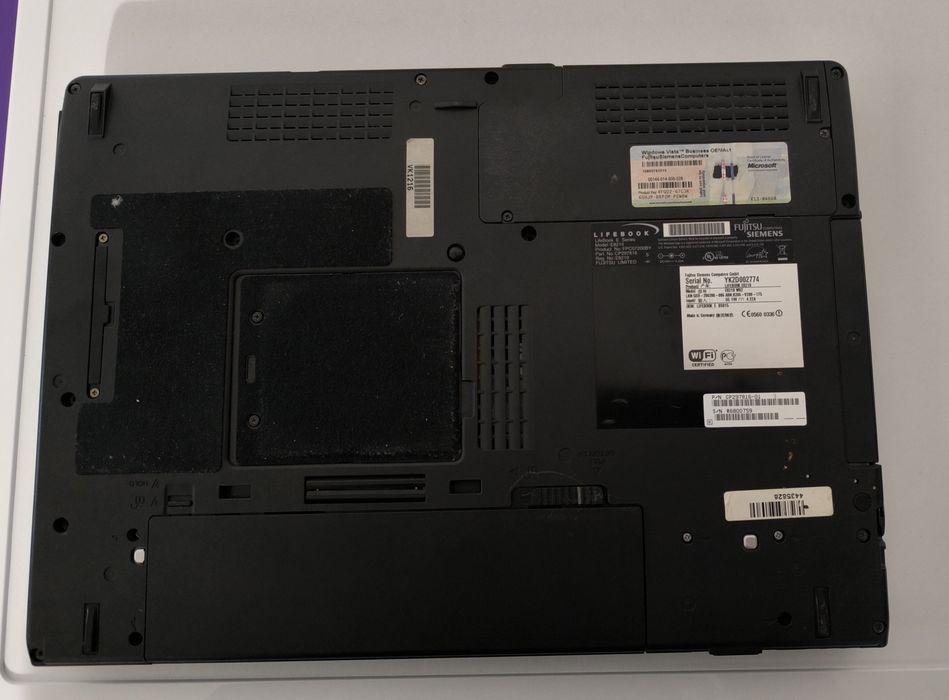 Лаптоп Fujitsu Siemens LIFEBOOK E8210