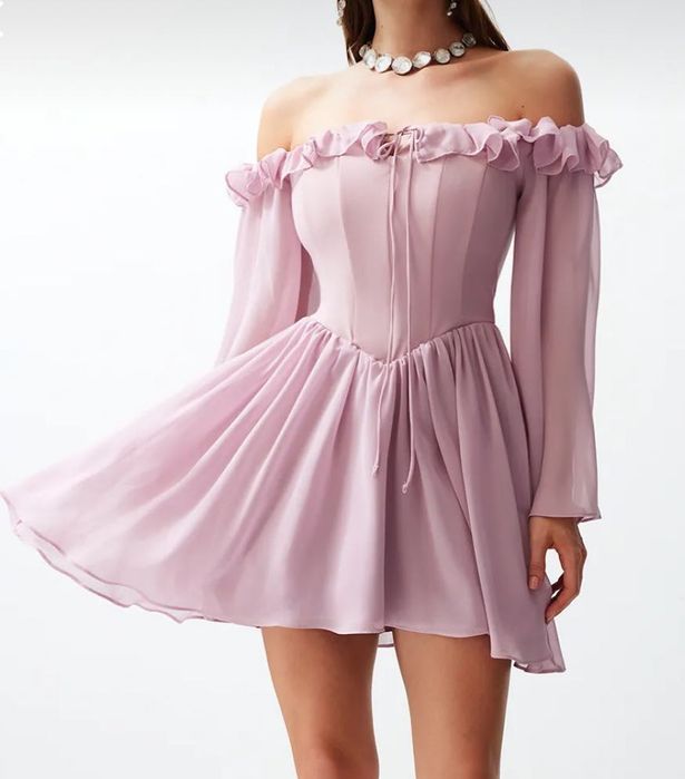 Розова къса рокля