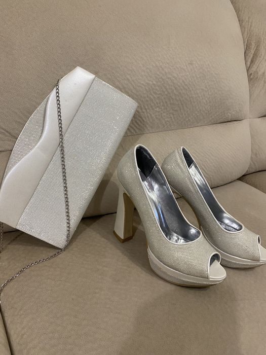 Комплект обувки и чанта