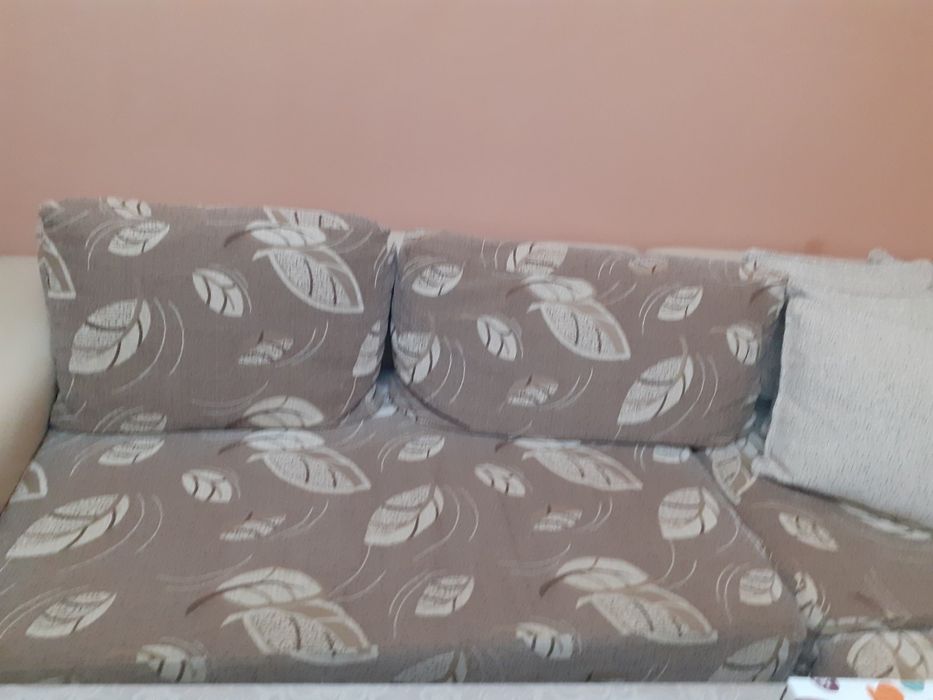 Ъглов      диван