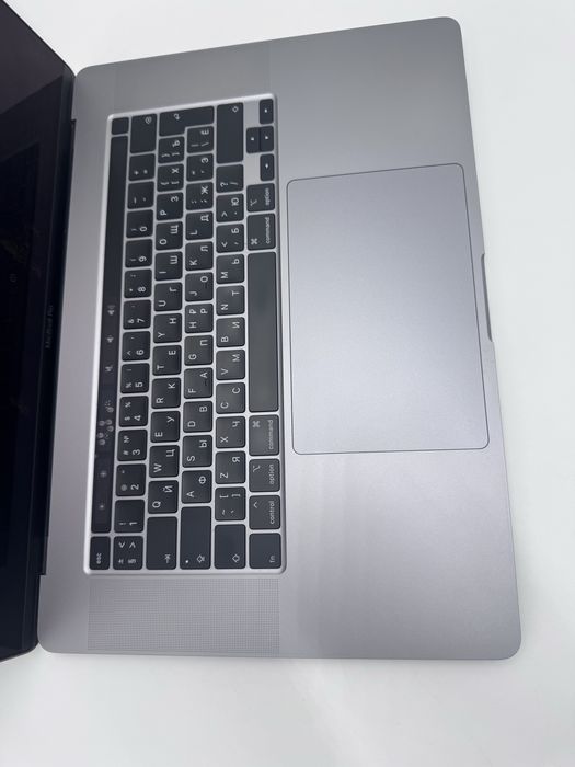 MacBook Pro 16 (2019) — i7 512GB