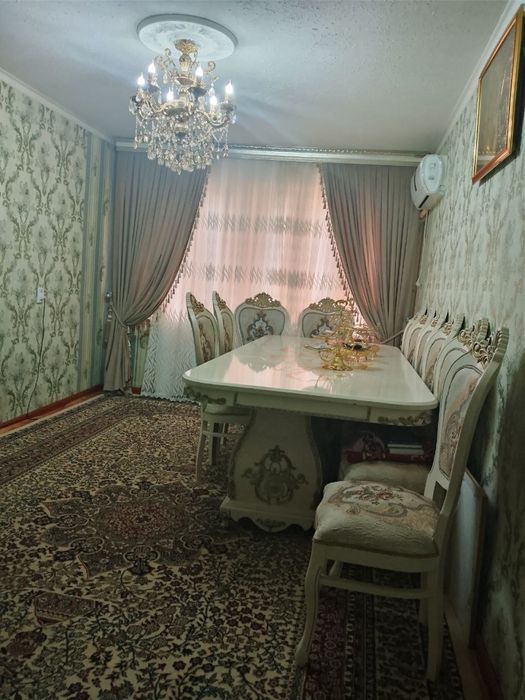Меҳмонхона учун классик стол ва стуллар тўплами сотилади!