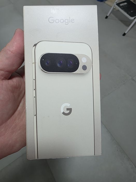 Telefon mobil Google Pixel 10 Pro, 256GB, 16GB RAM, 5G, Porcelain