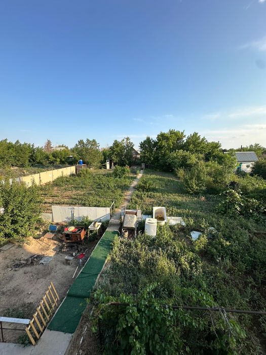 Продам дачу на спутнике около речки!