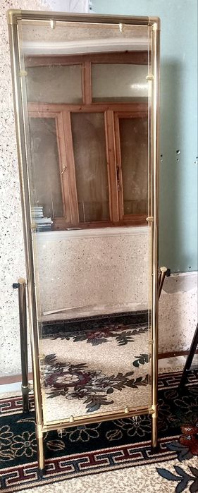 Ойна ва гардероб учун вешалка