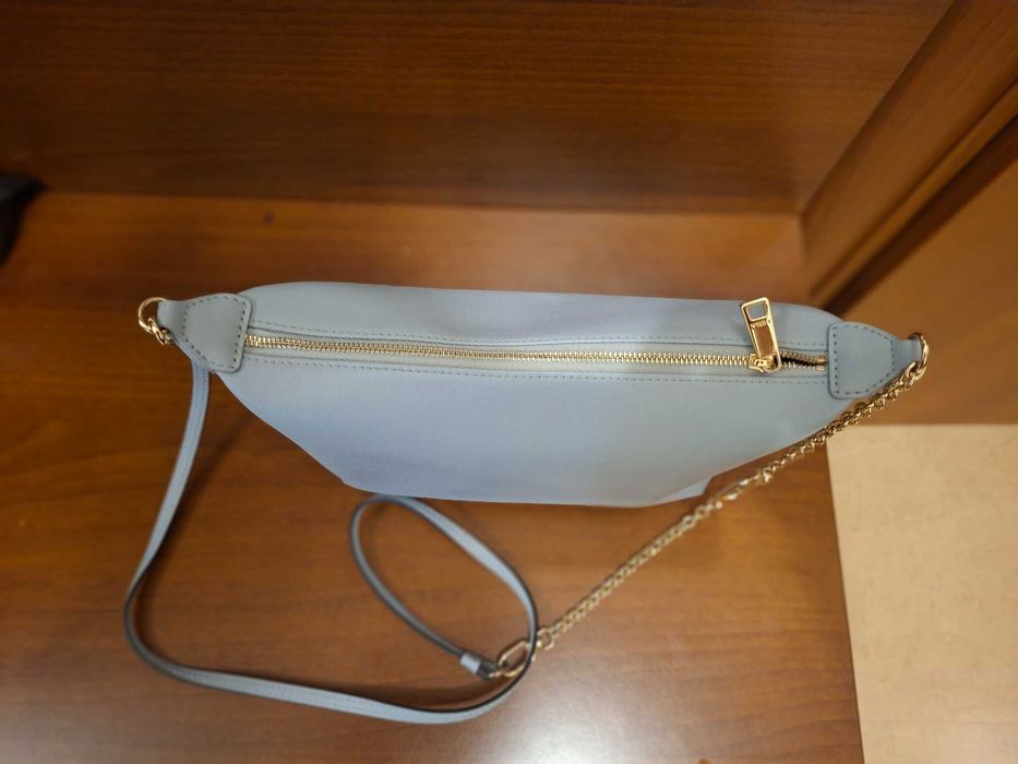 Furla чанта бледо синя, кожа