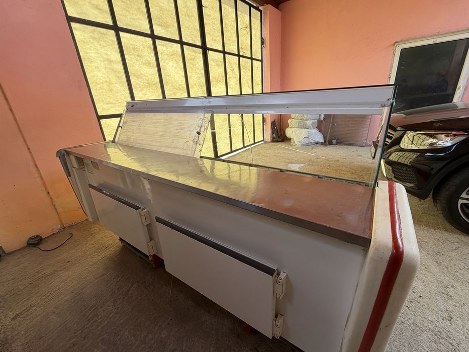 Vitrine frigorifice mezeluri