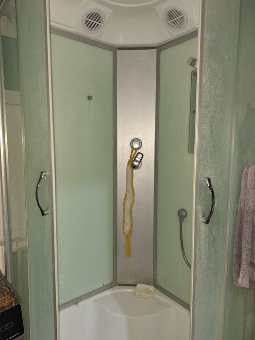 Душевая кабина продам срочно