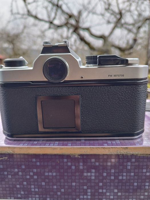 Nikon FM + obiectiv Vivitar tele – aparat foto pe film 35mm