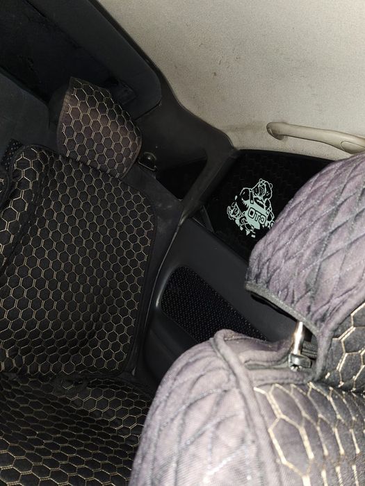 Срочно мазда 323