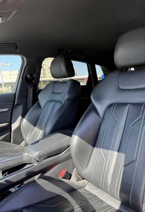 Audi Q8 e-tron 55 quattro 408 CP | S line | Virtual Mirrors | B&O | camere 360