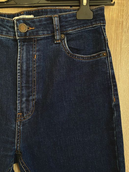 Bershka Тъмно сини дънки 36 S