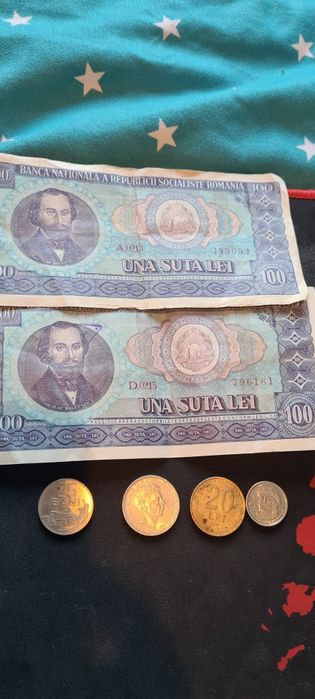 Bancnote și monede din anii '40 '60.