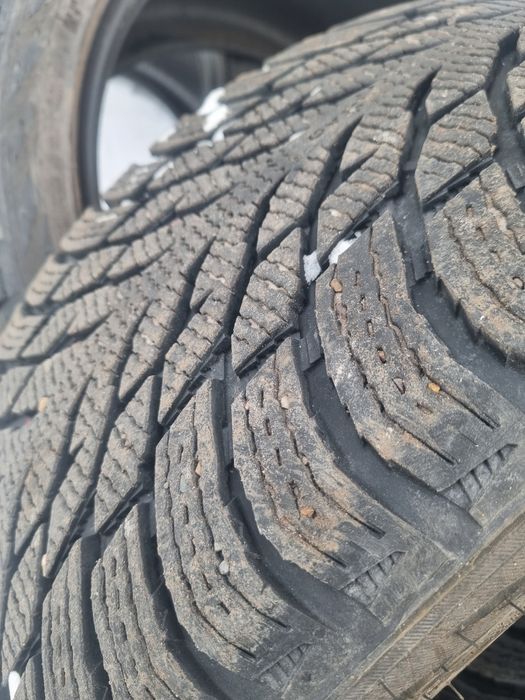 Шины 245/40/20 хакапелита р3