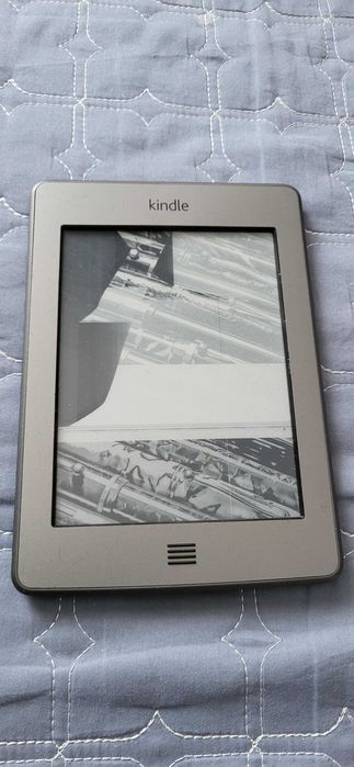 Kindle D01200 de piese ia curent dar nu face nimic