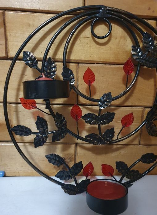 Decorațiune perete cu lumânări