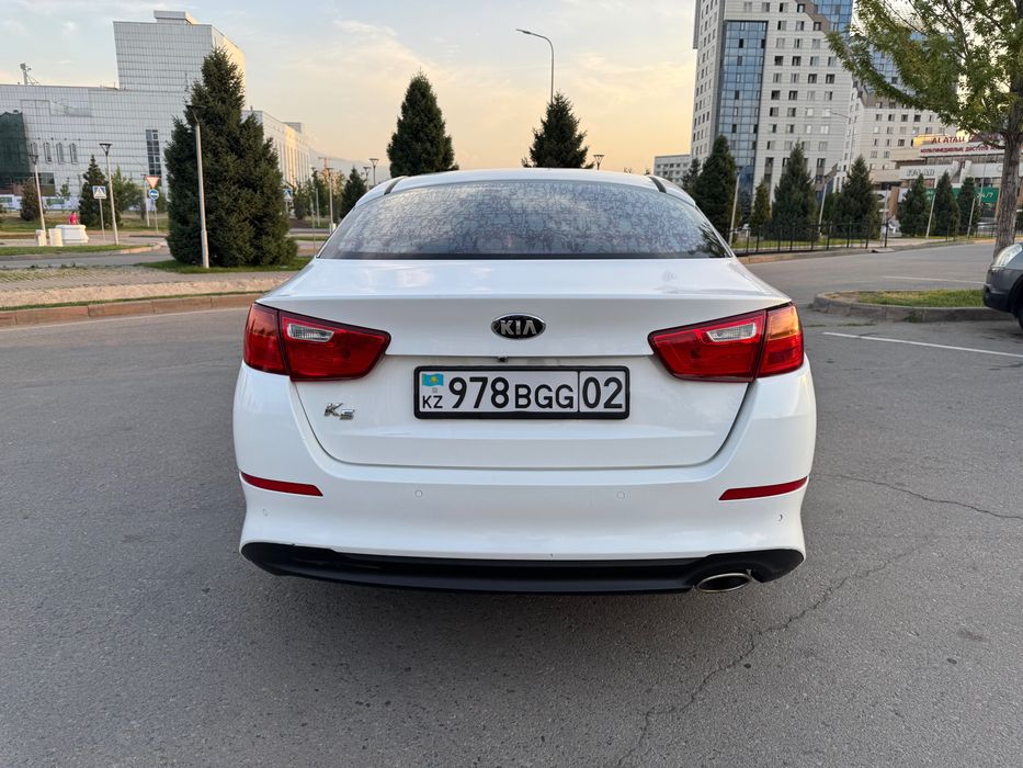 Легковые автомобили Машина kia k5