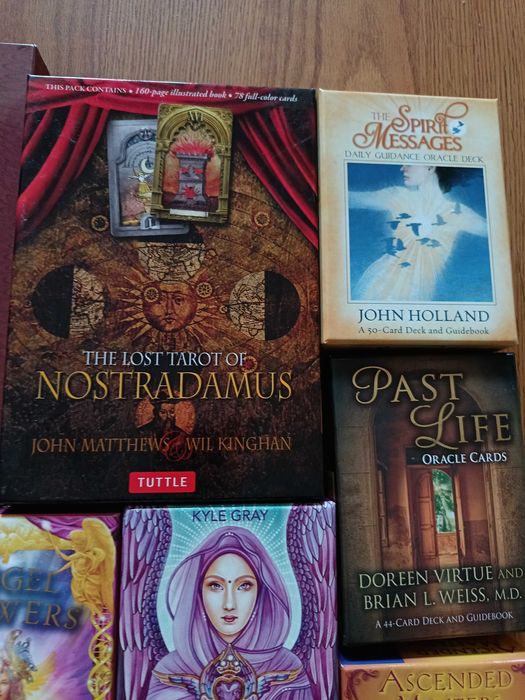 Vand colectie de Oracle cards, carti tarot