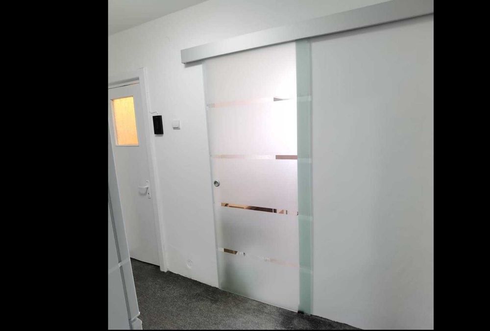 2cam central linistit modern mobilat utilat parchet stejar ideal cuplu