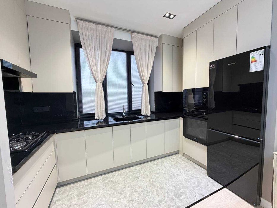 Сдается квартира 2ком 70м2  Айбек