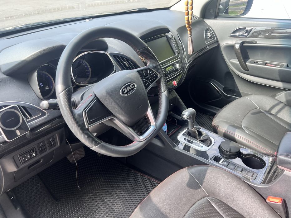 Продаю свой Автомобиль JAC S 5