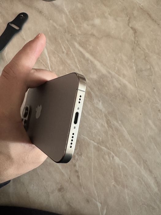 Продам iphone 16 pro 128 идеальный