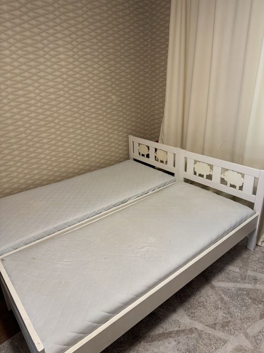 Продам 2 детские кровати IKEA с матрасами.