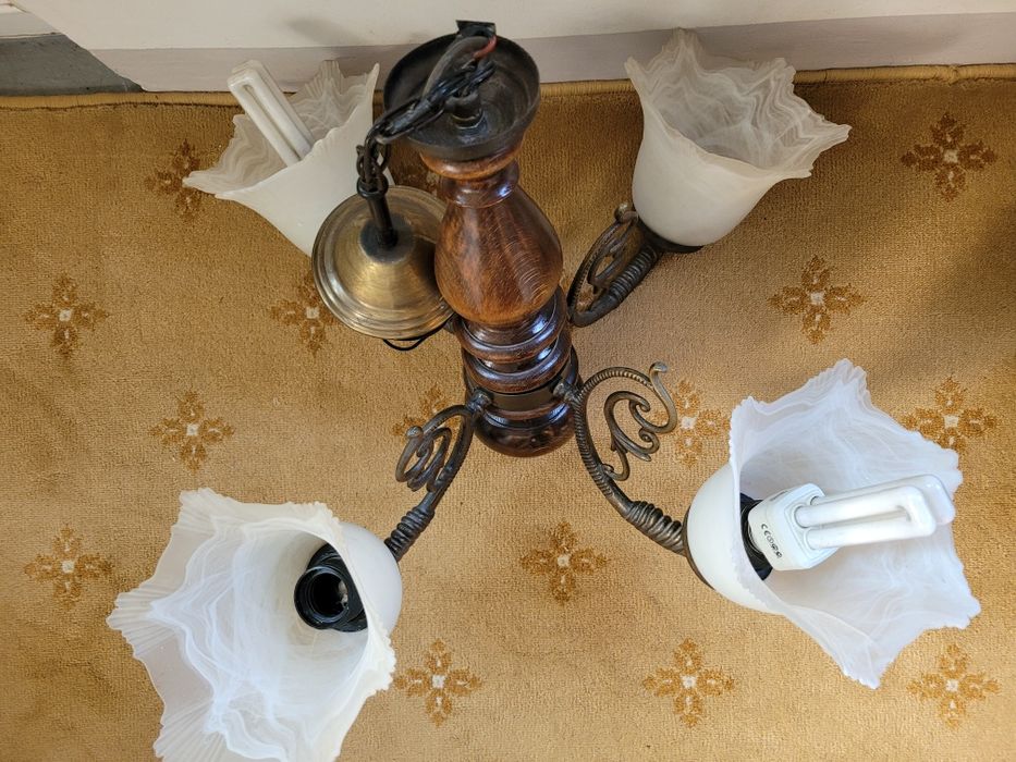 Lustră din lemn masiv și bronz