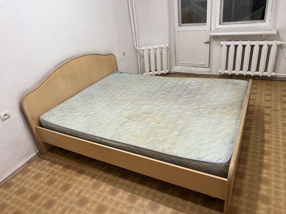 Кровать дауспальная бу