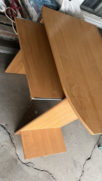 Компютърно бюро в добро състояние