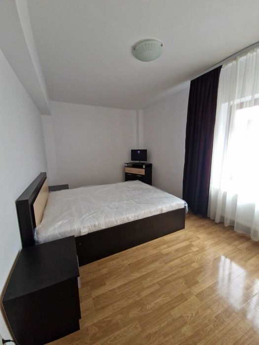 Apartament cu 2 camere, 2 balcoane, 3 zone de dormit - 450 euro