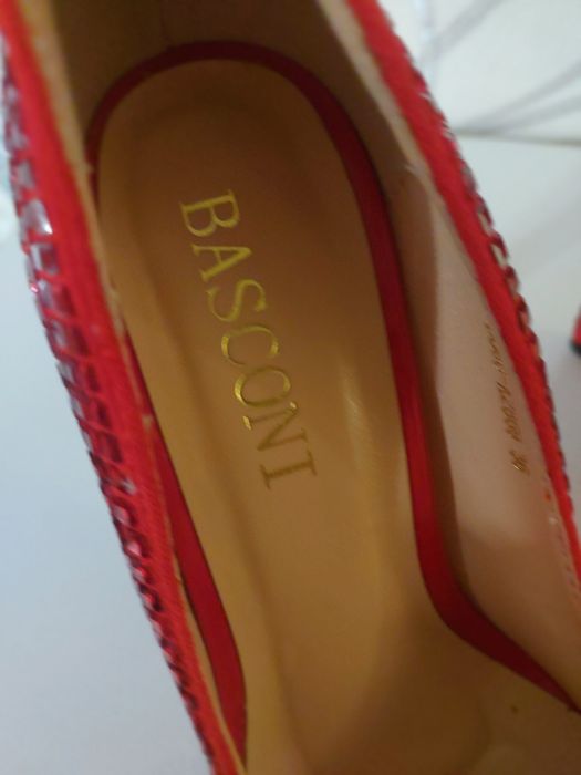 Туфли красные 36р