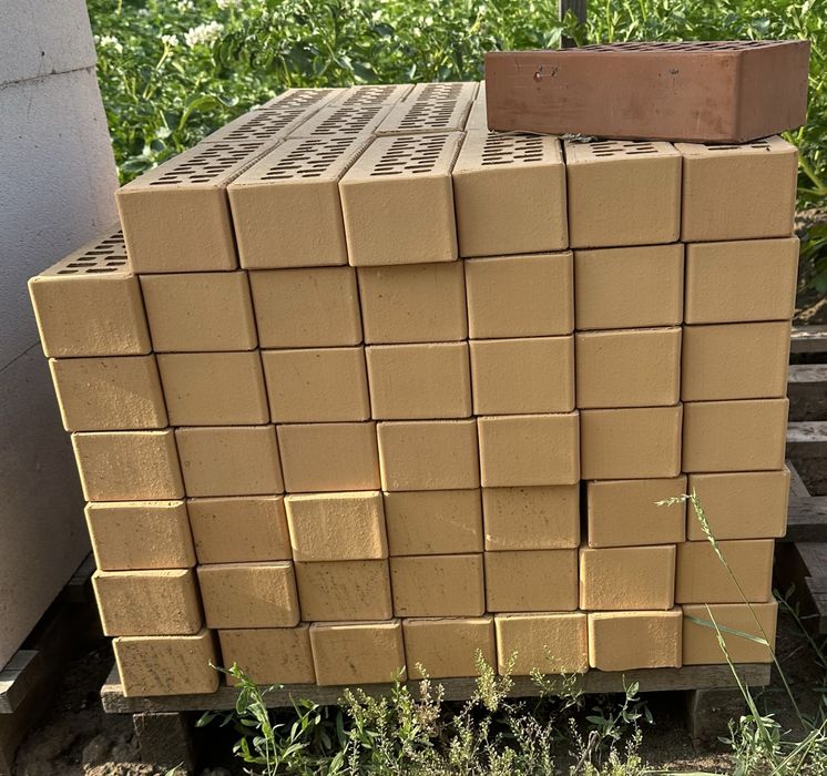 Продам кирпич (остаток)