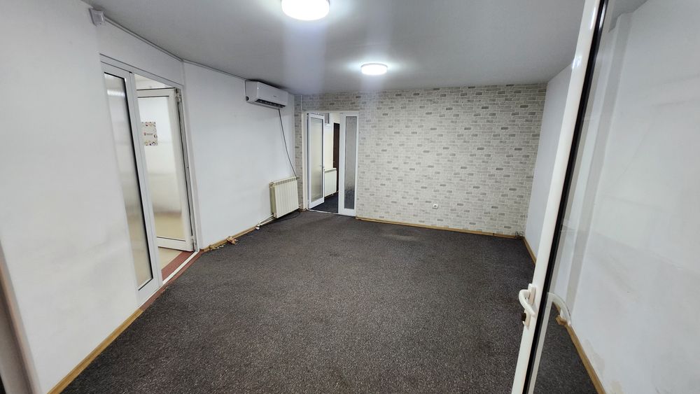 Spații comerciale de închiriat