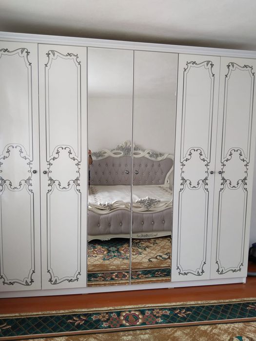 Продам спальный гарнитур