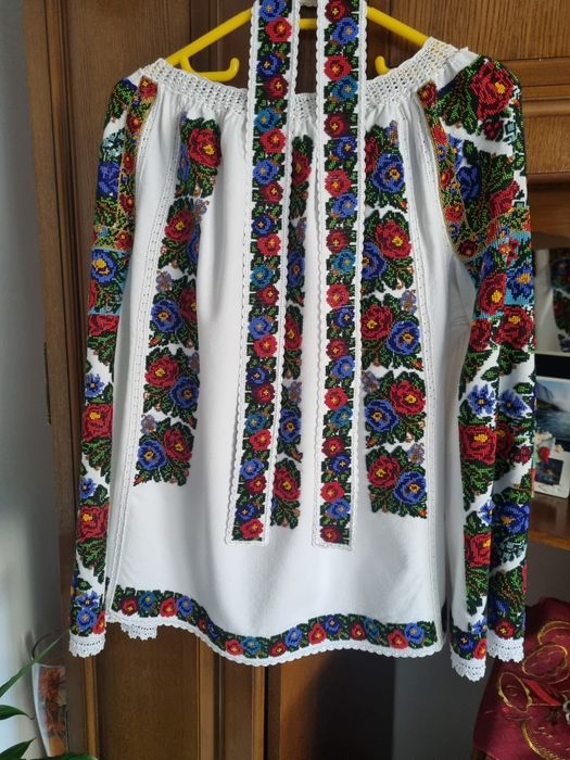 Vand camasi cu margele