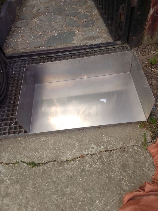 Vând tablă ,piese inox