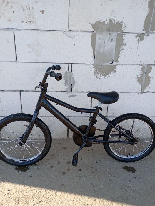 Vând bicicletă fake BMX pentru copii de 8-9 ani