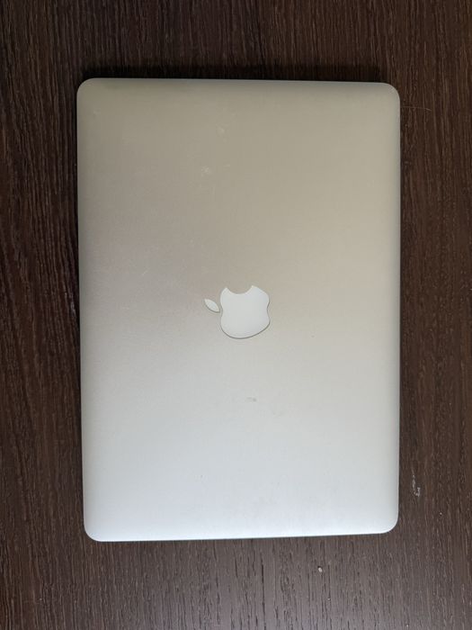 MacBook Air 13″ Early 2015, 8 GB RAM, 128 GB SSD + кутия и зарядно