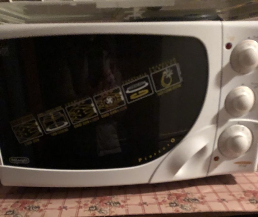 DeLonghi cuptor cu microunde