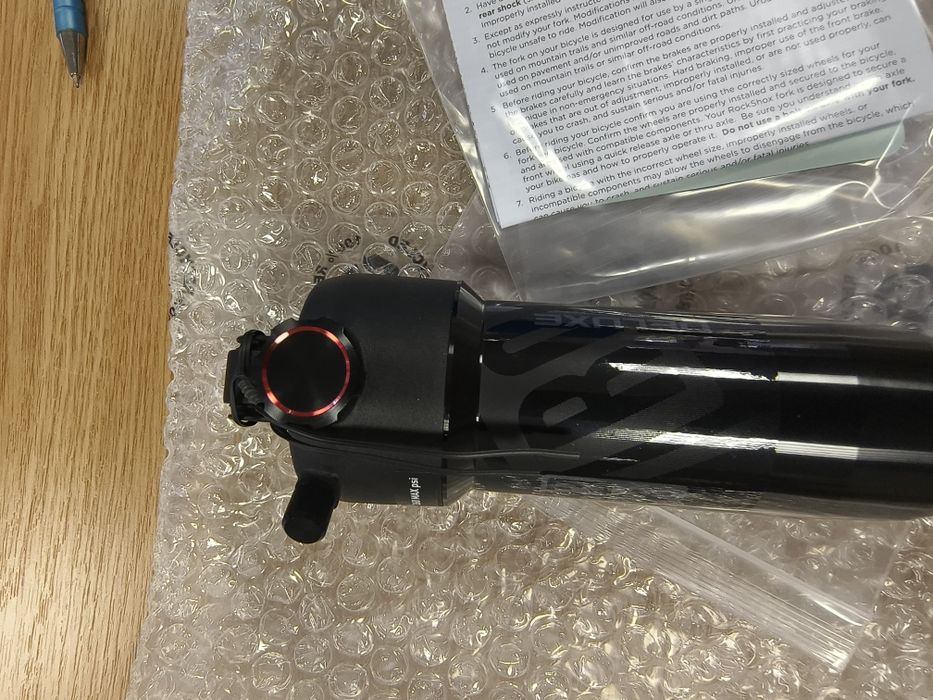 НОВ амортесьор/шок RockShox Deluxe Select Rear Shock DebonAir 230x65mm