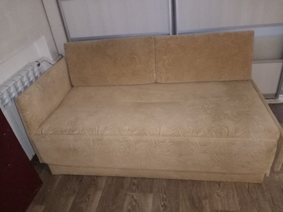Продам.   Подростковая    Диван-Кровать