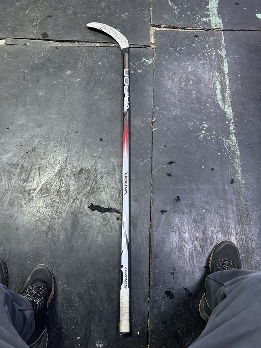 Продам клюшки хоккейные