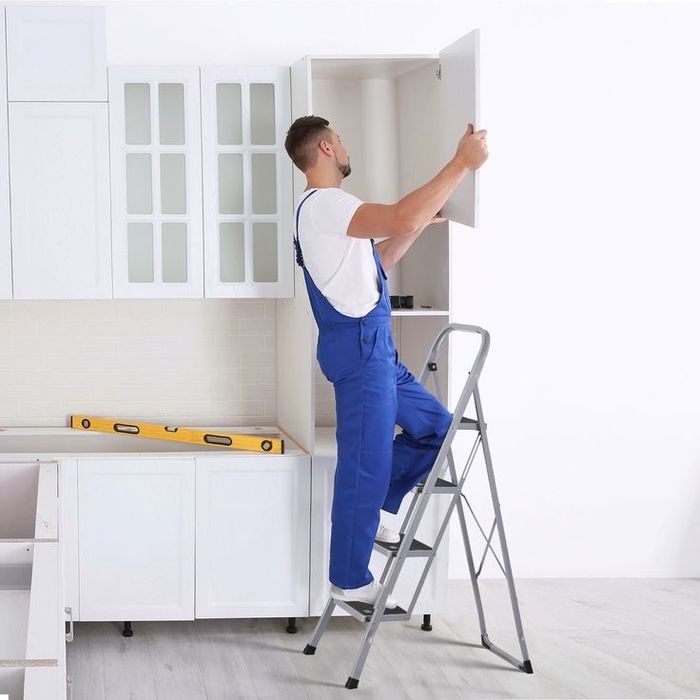 Услуги мебельщик мастер по разборка мебел и сборка мб