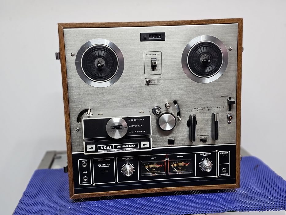 Magnetofon Akai X-201D