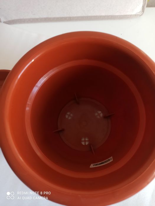 Ghiveciuri din plasticin stare buna