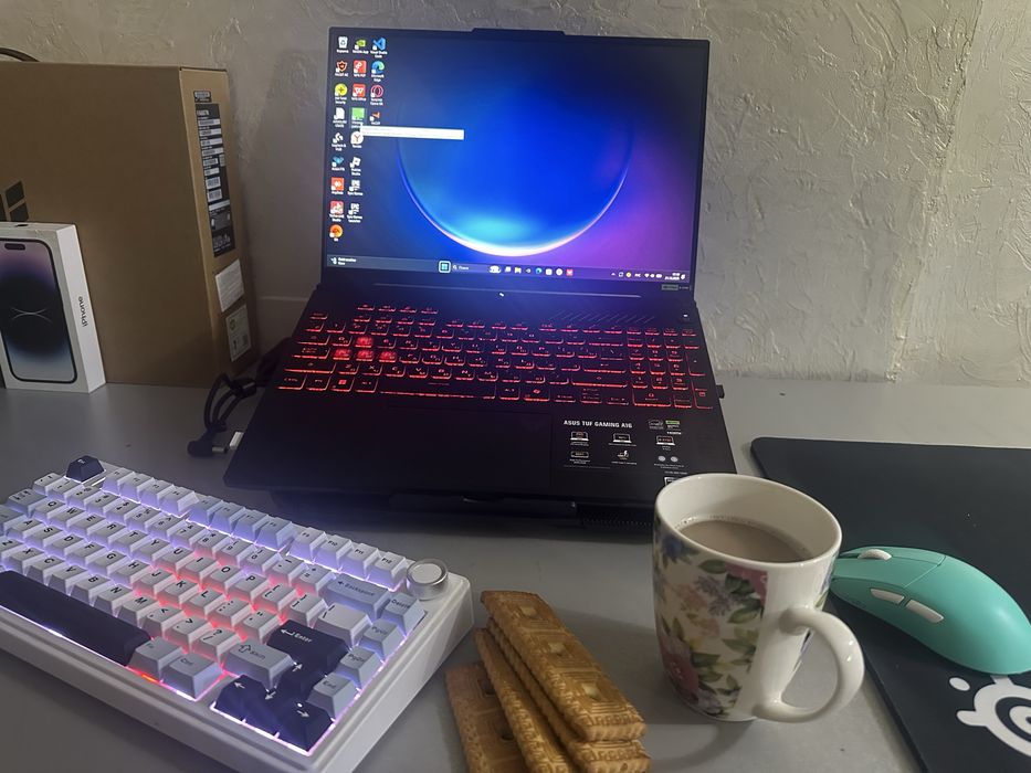 Продам клавиатуру aula f75