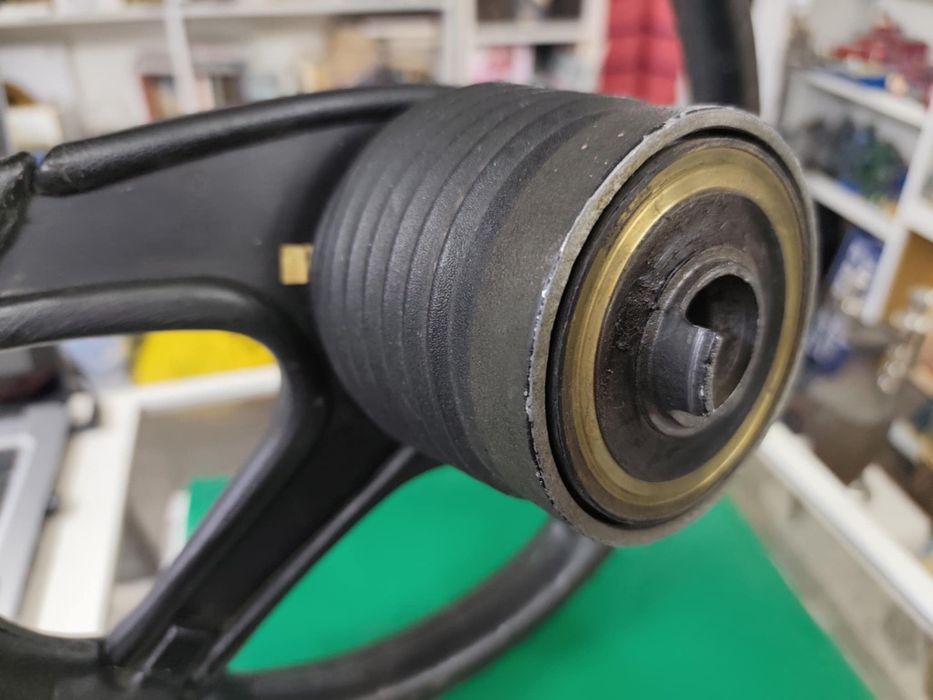 Волан Momo M38 kba 70056